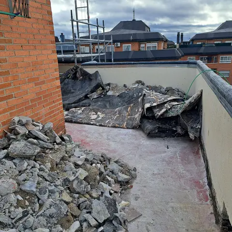 Levantado de la impermeabilización antigua